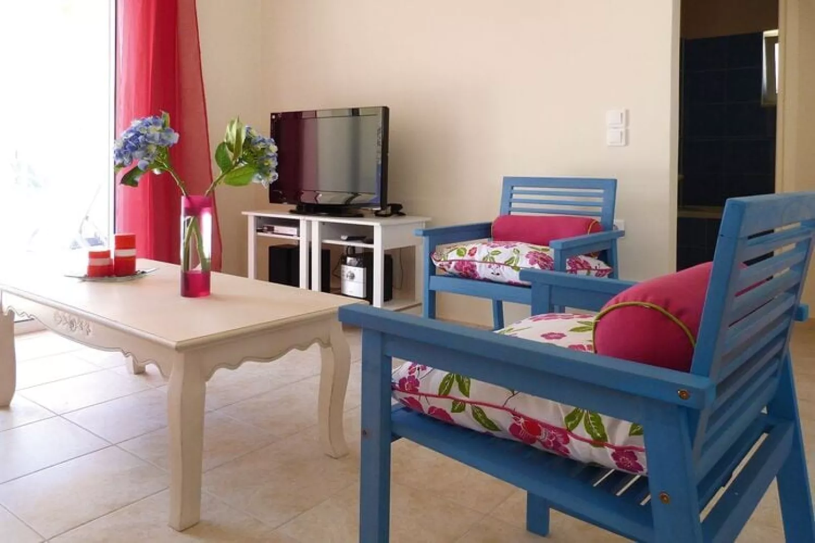 Villas Azure Beach Nopigia 3-bedroom-villa - 100 sqm with sharing pool-Wohnzimmer