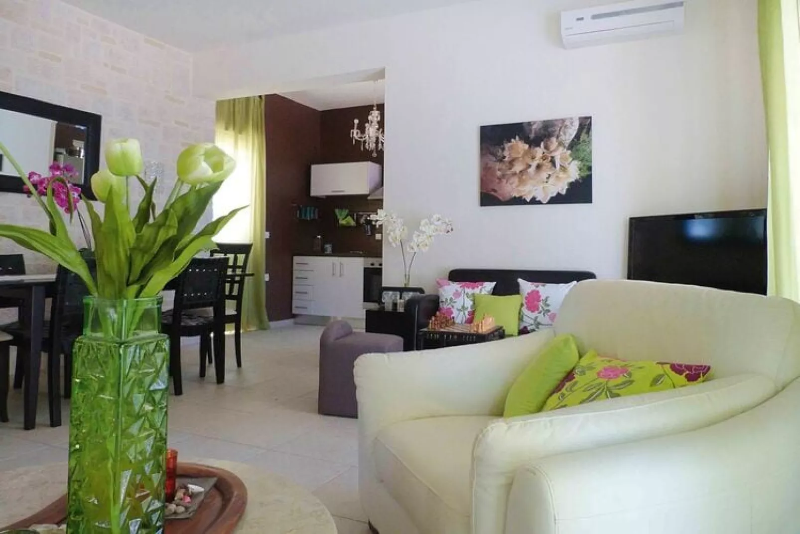 Villas Azure Beach Nopigia 3-bedroom-villa - 100 sqm with sharing pool-Wohnzimmer