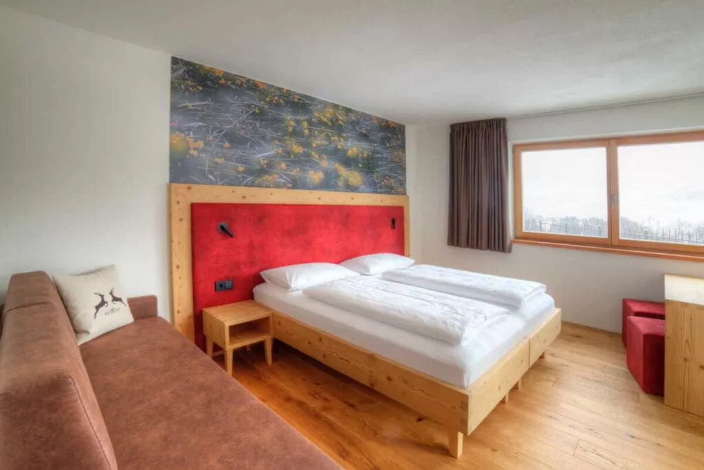 372018-Bedroom