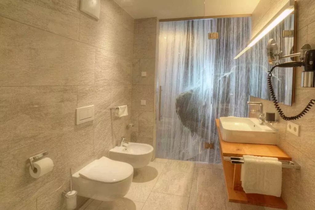 372018-Bathroom