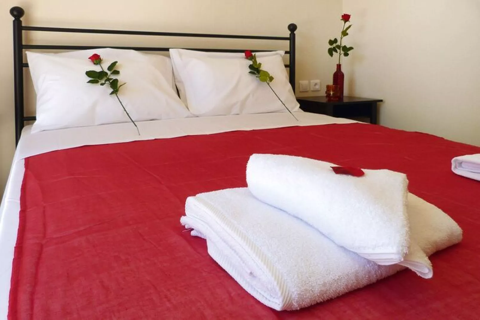 Villas Azure Beach Nopigia 3-bedroom-villa - 100 sqm with sharing pool-Schlafzimmer