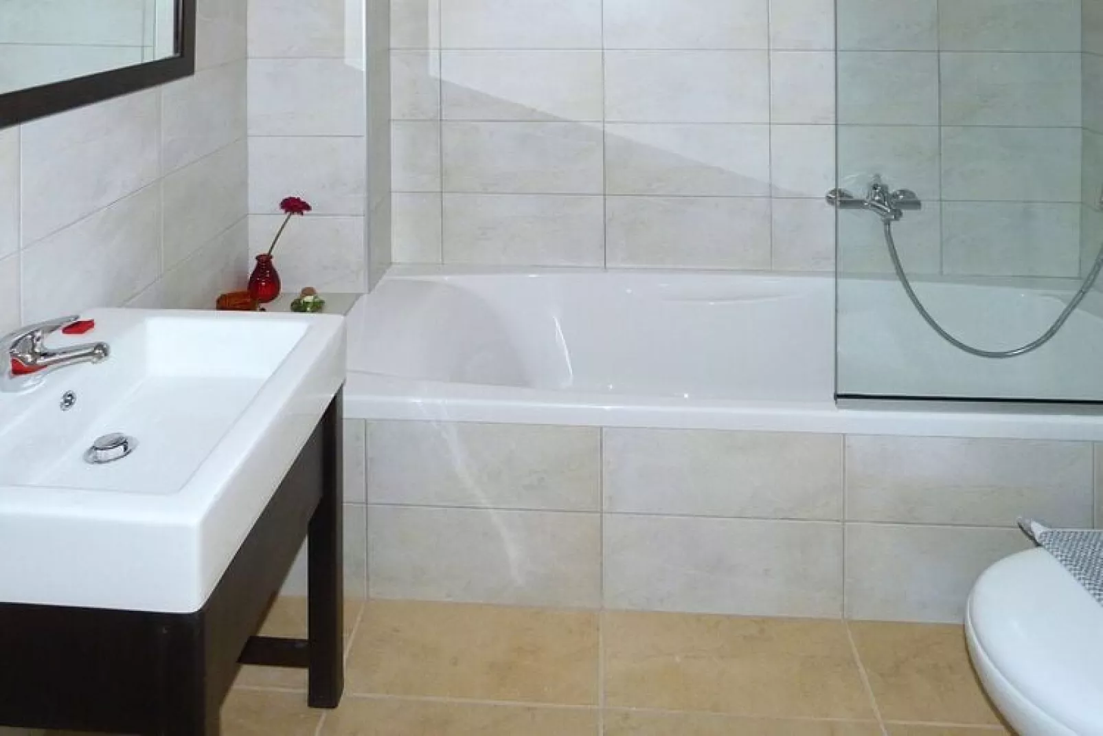 Villas Azure Beach Nopigia 3-bedroom-villa - 100 sqm with sharing pool-Badezimmer