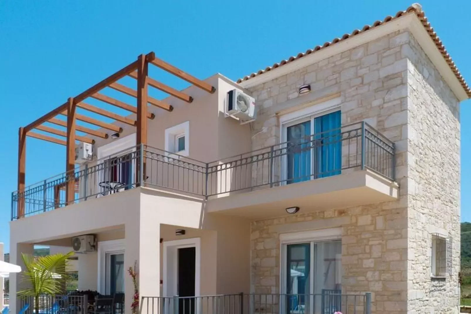 Villas Azure Beach Nopigia 3-bedroom-villa - 100 sqm with sharing pool-Außenbereich Sommer