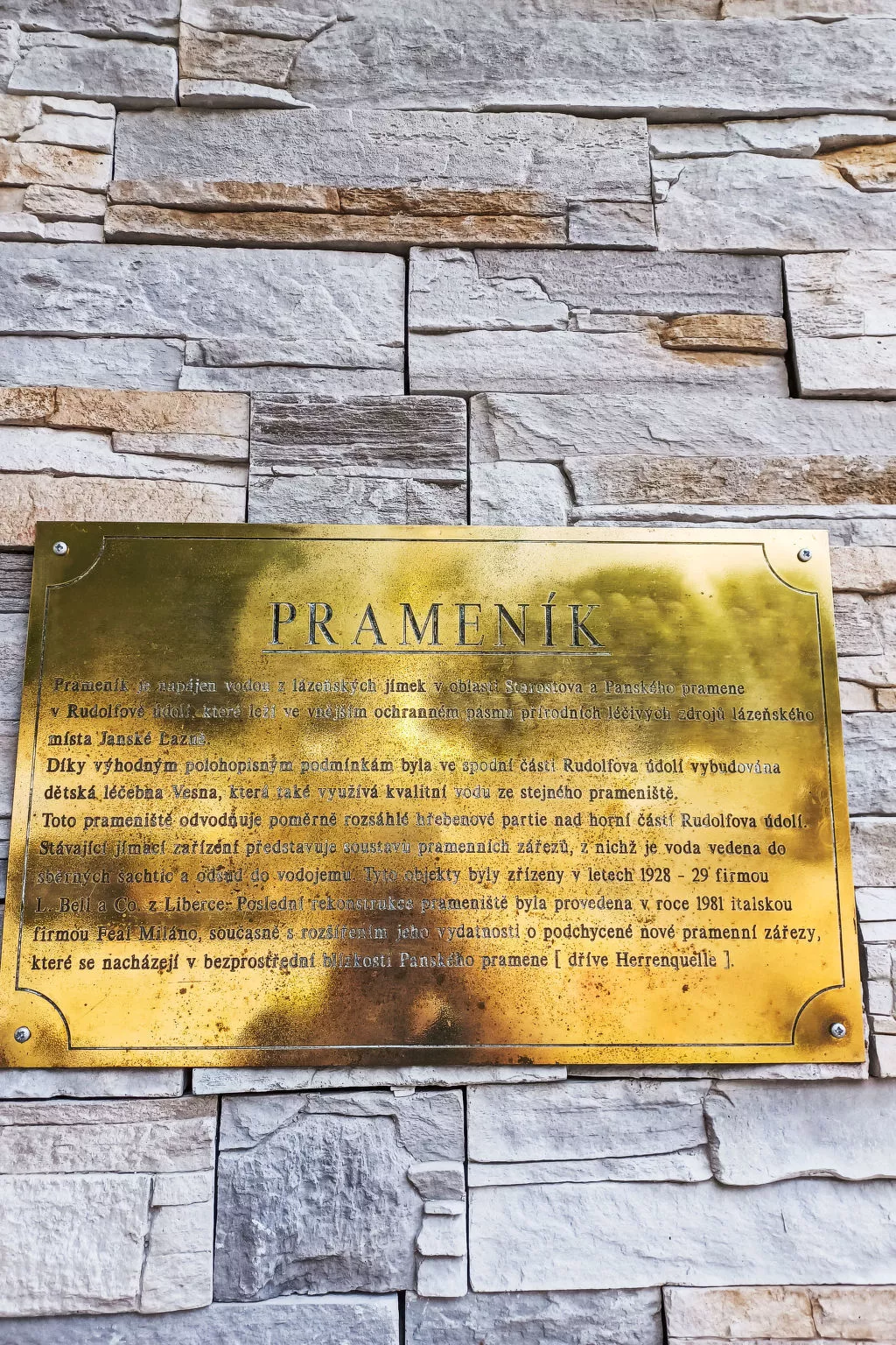 Stříbrný pramen-Area