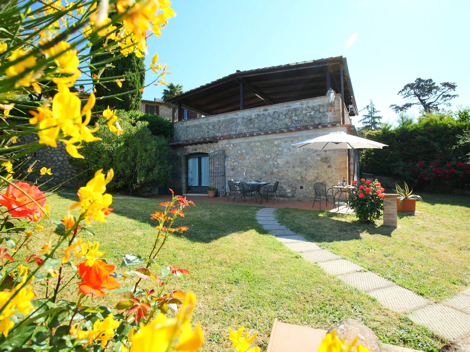 L'Oliviera-Outside
