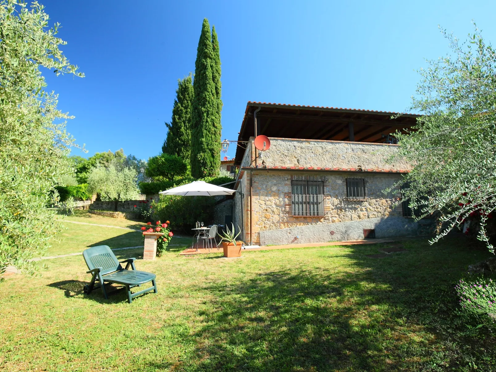 L'Oliviera-Outside