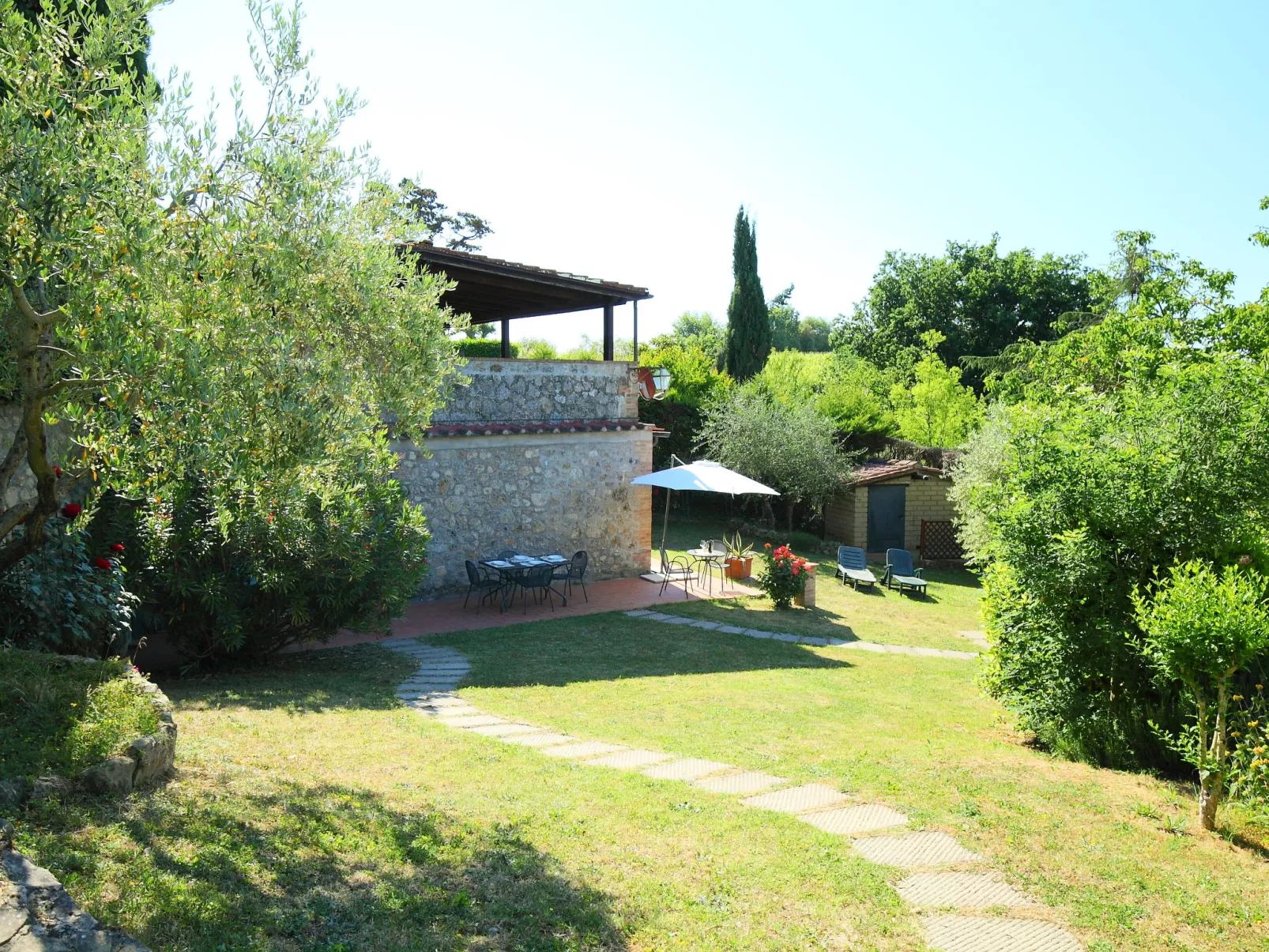L'Oliviera-Outside