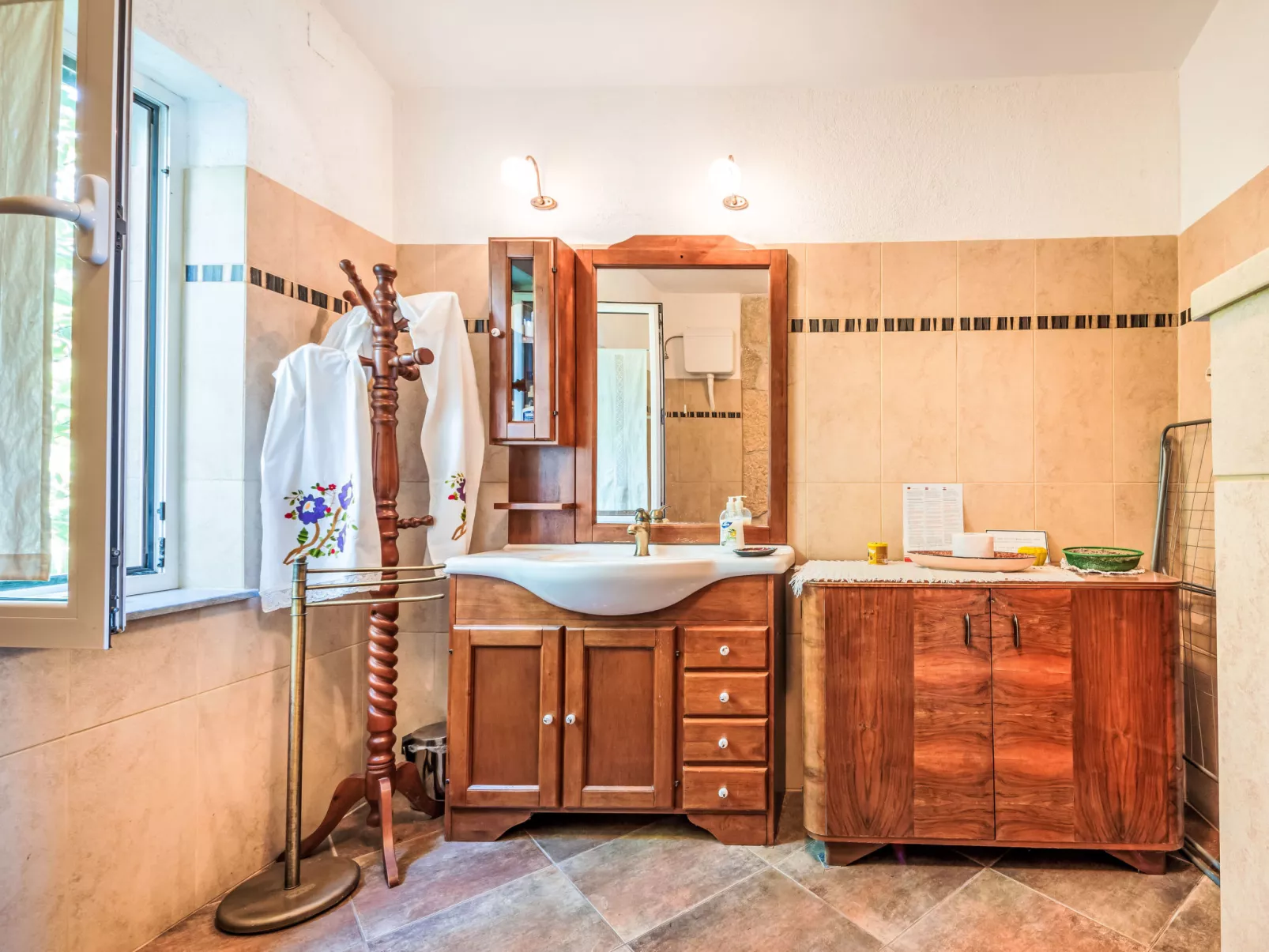 Little Tuscany for Two-Drinnen