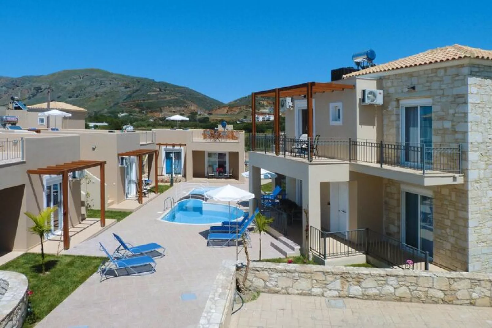Villas Azure Beach Nopigia 3-bedroom-villa - 100 sqm with private pool-Außenbereich Sommer