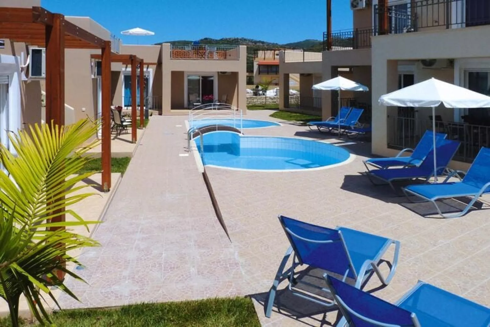 Villas Azure Beach Nopigia 3-bedroom-villa - 100 sqm with private pool-Schwimmbad