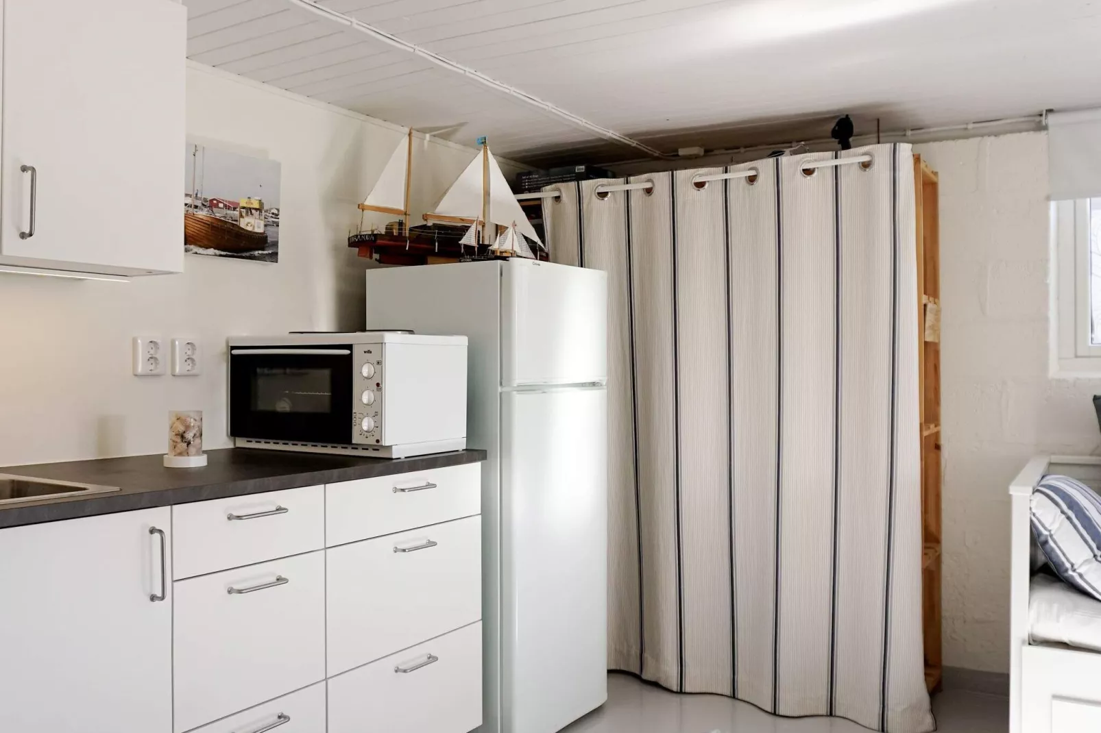 4 person holiday home in KUNGSHAMN-Indoor