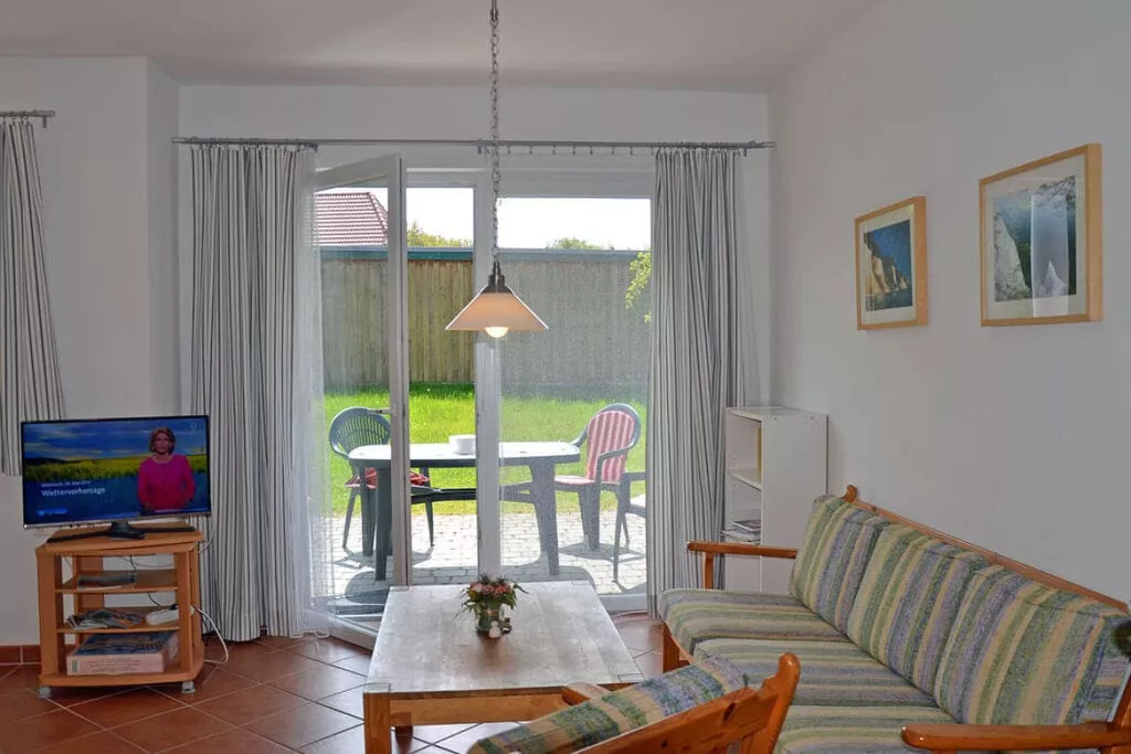 185880-Living room