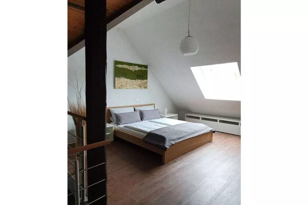 136702-Bedroom