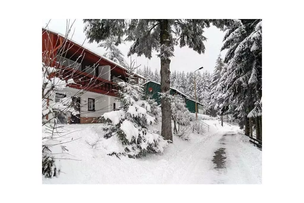 300152-Exterior winter