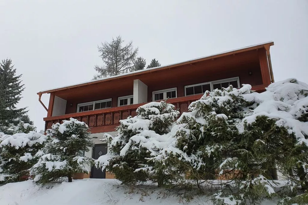 300152-Exterior winter