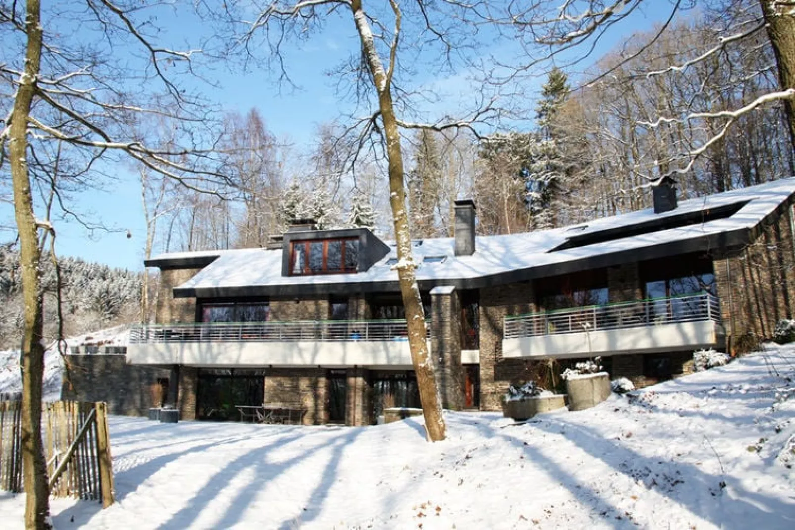 La Résidence-Exterior winter