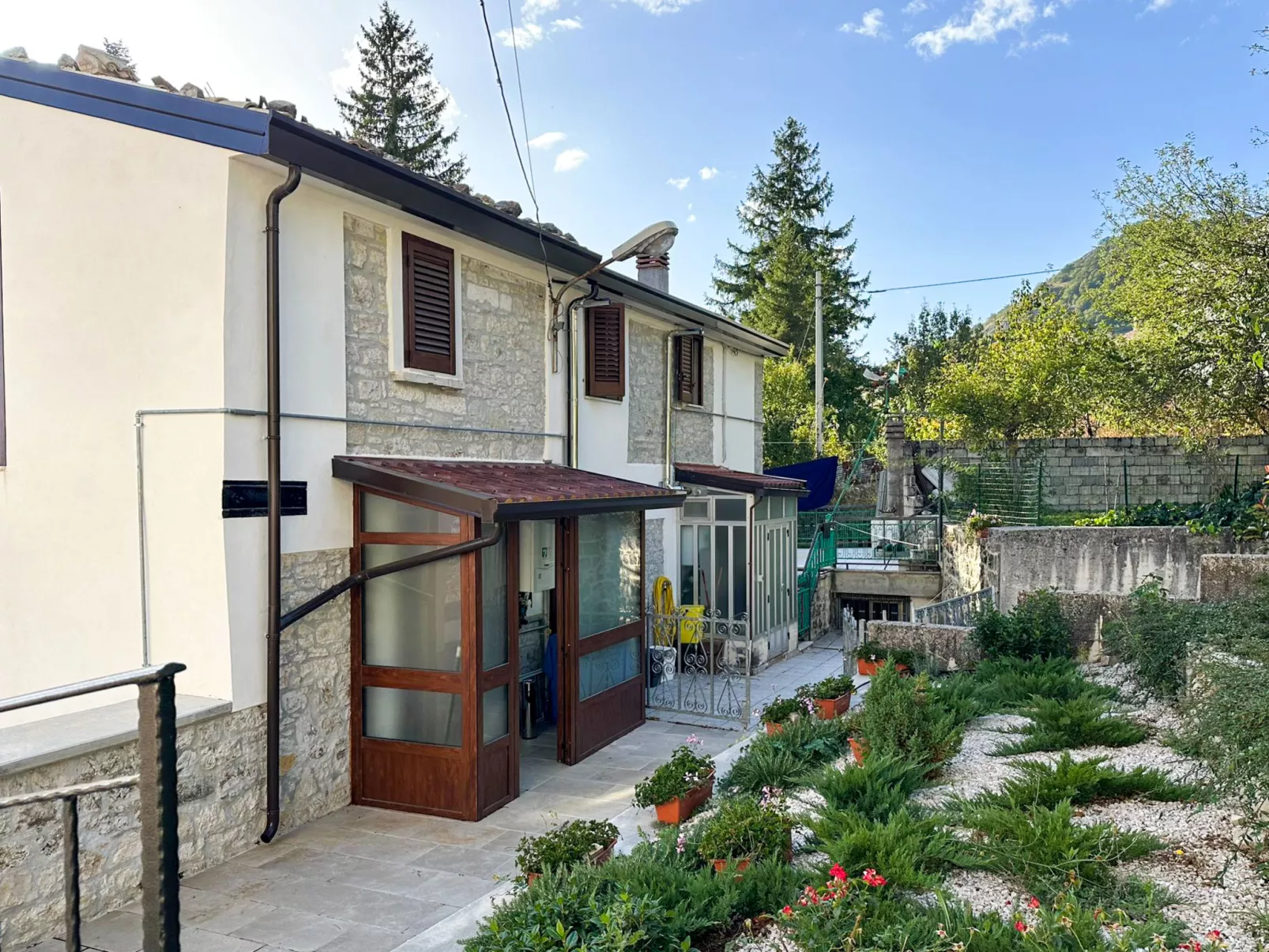 Adelina a Gamberale-Outside