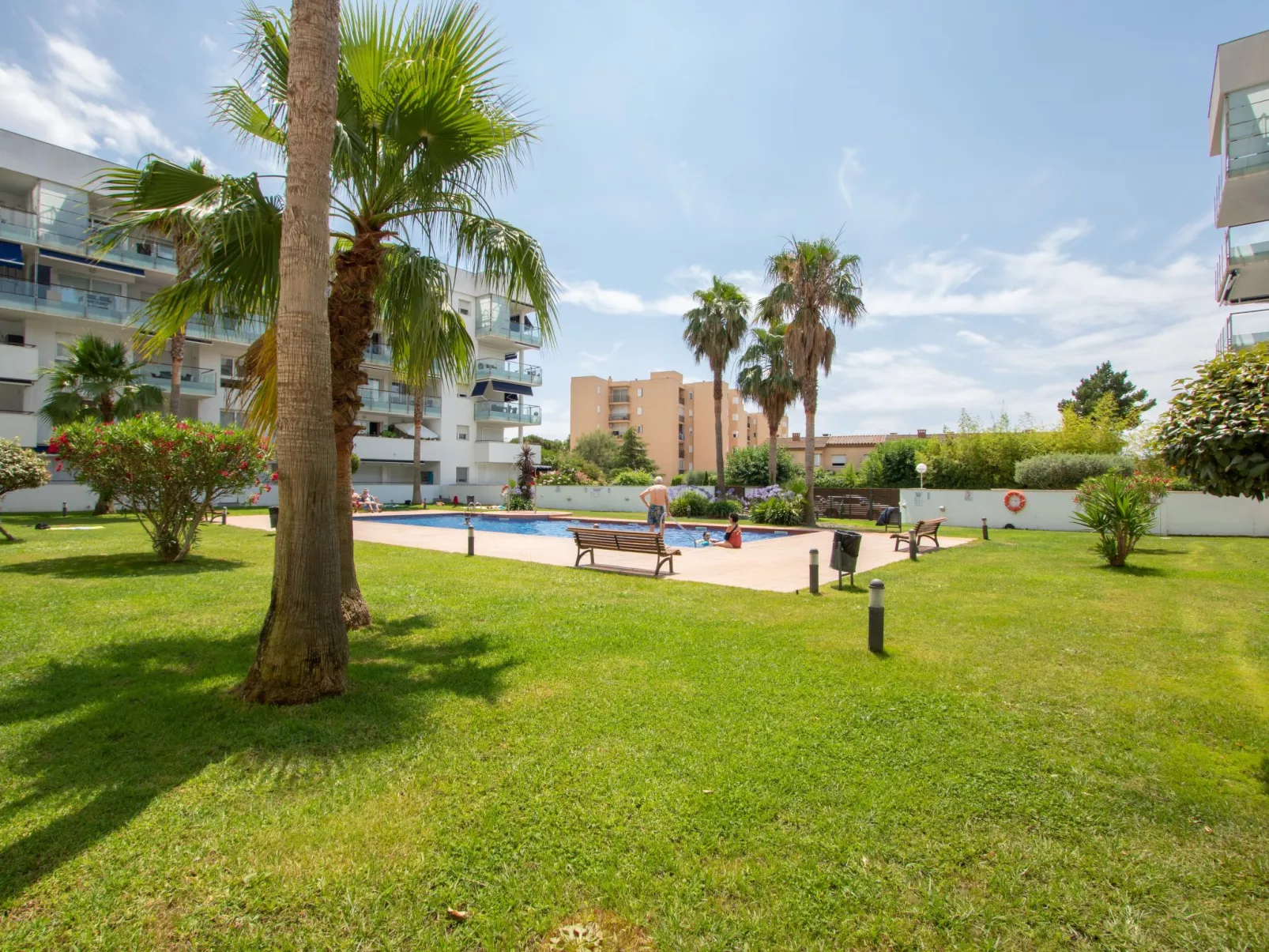 Aqua Marina-Outside