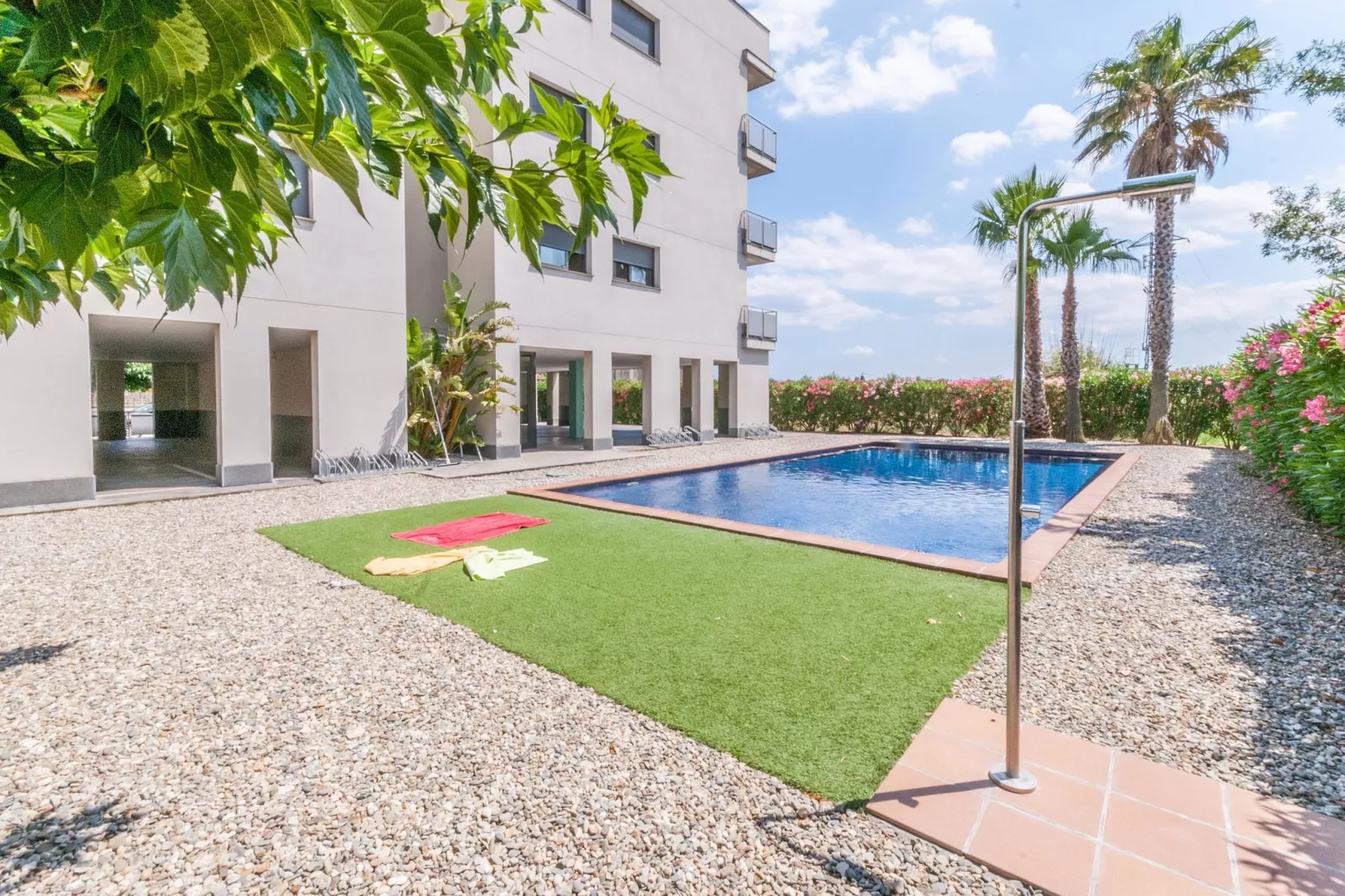 Bon Relax Flat-Pool