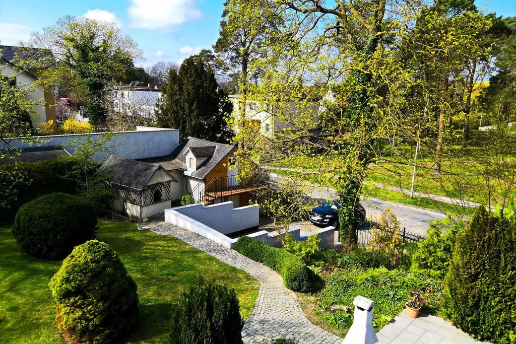 269747-Gardens summer