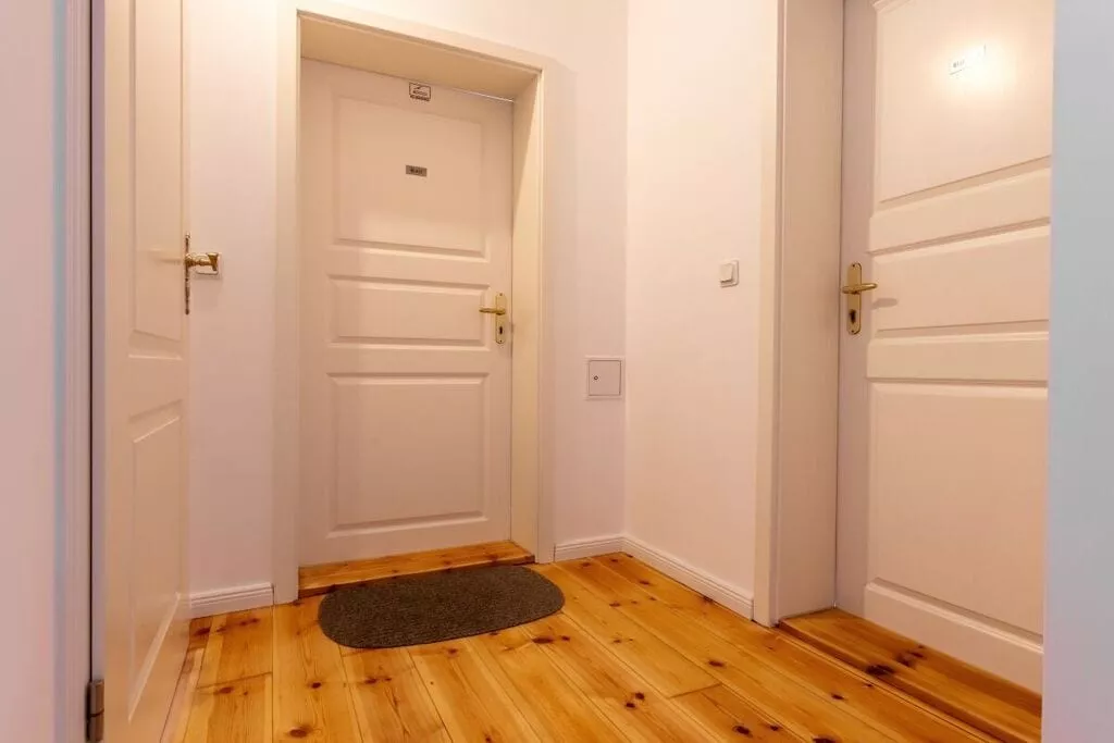 269747-Bedroom