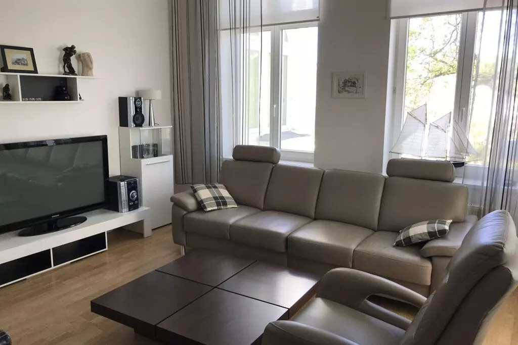 270236-Wohnzimmer