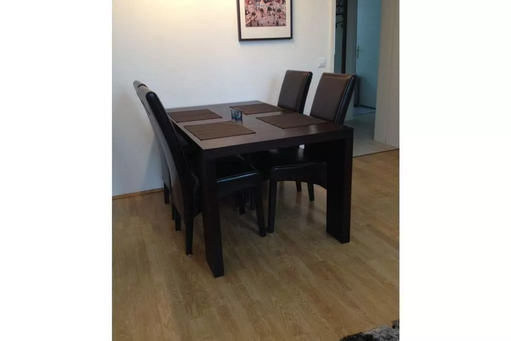 270236-Esszimmer