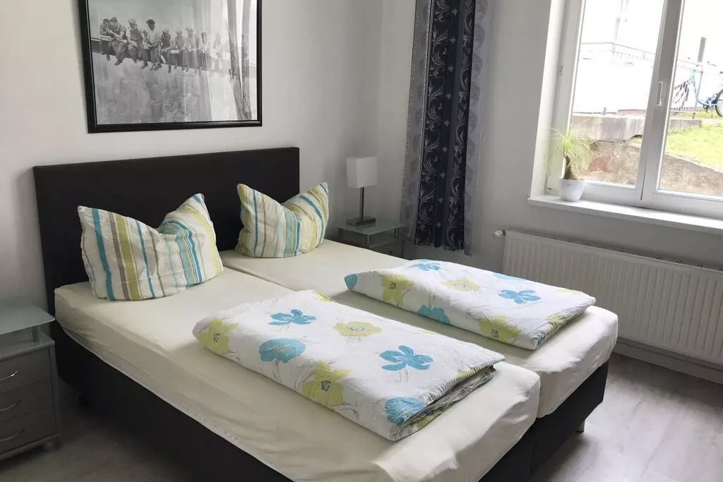 270236-Schlafzimmer