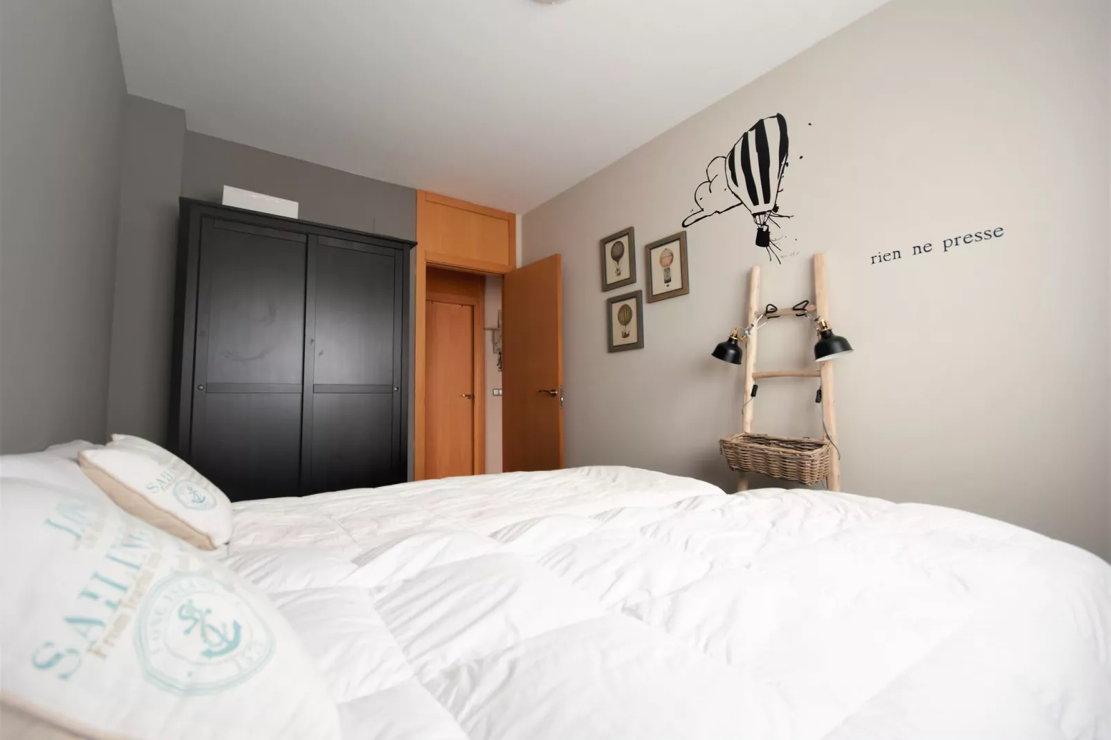 Bon Relax Flat-Bedroom