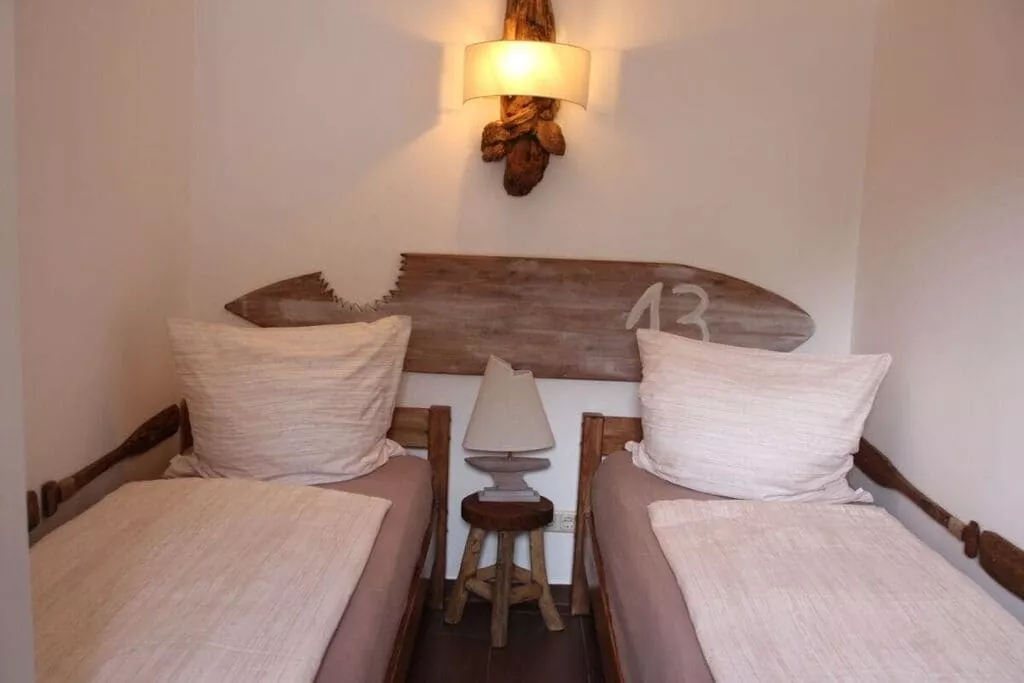 284614-Bedroom