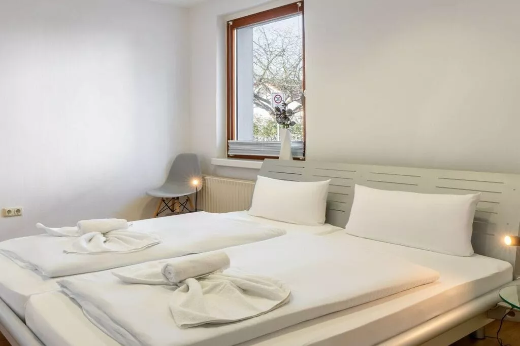 348236-Bedroom