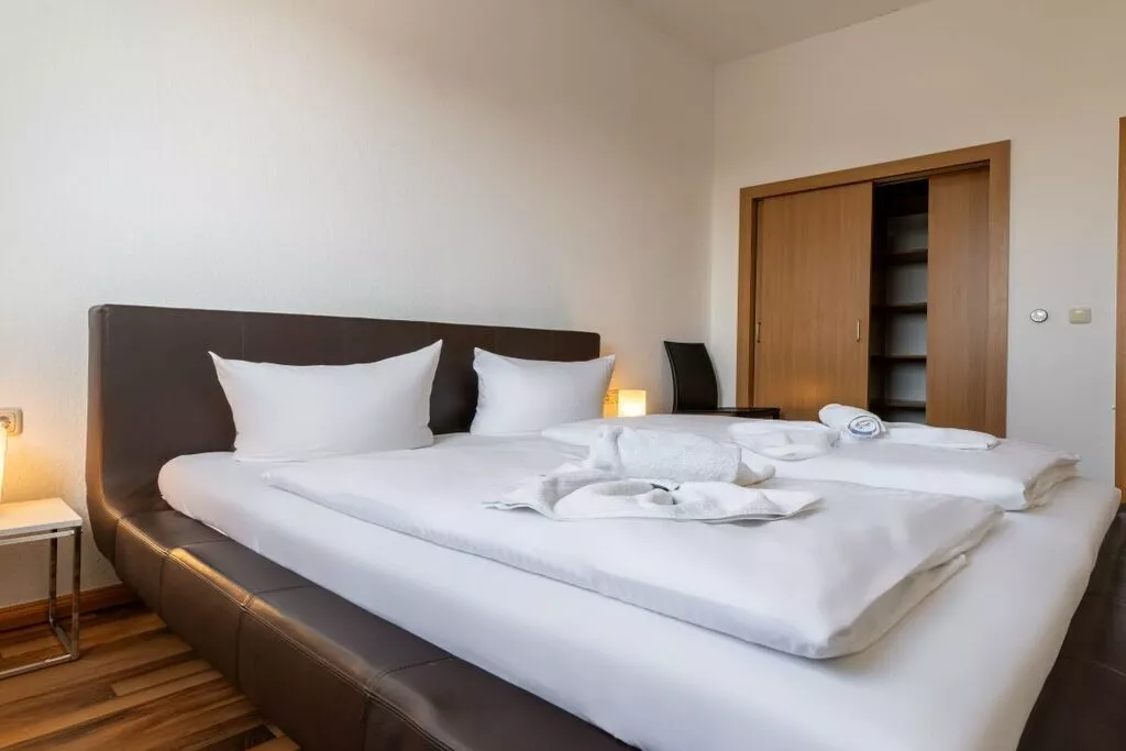 348533-Bedroom