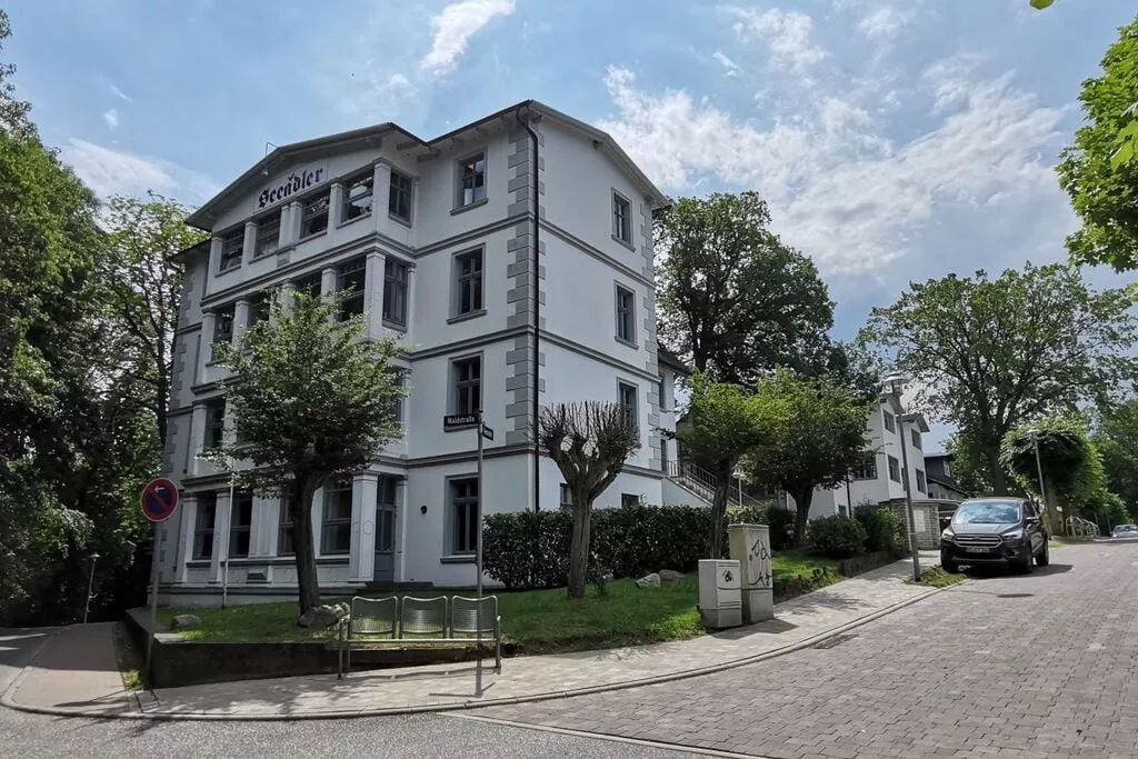 269745-Exterior summer