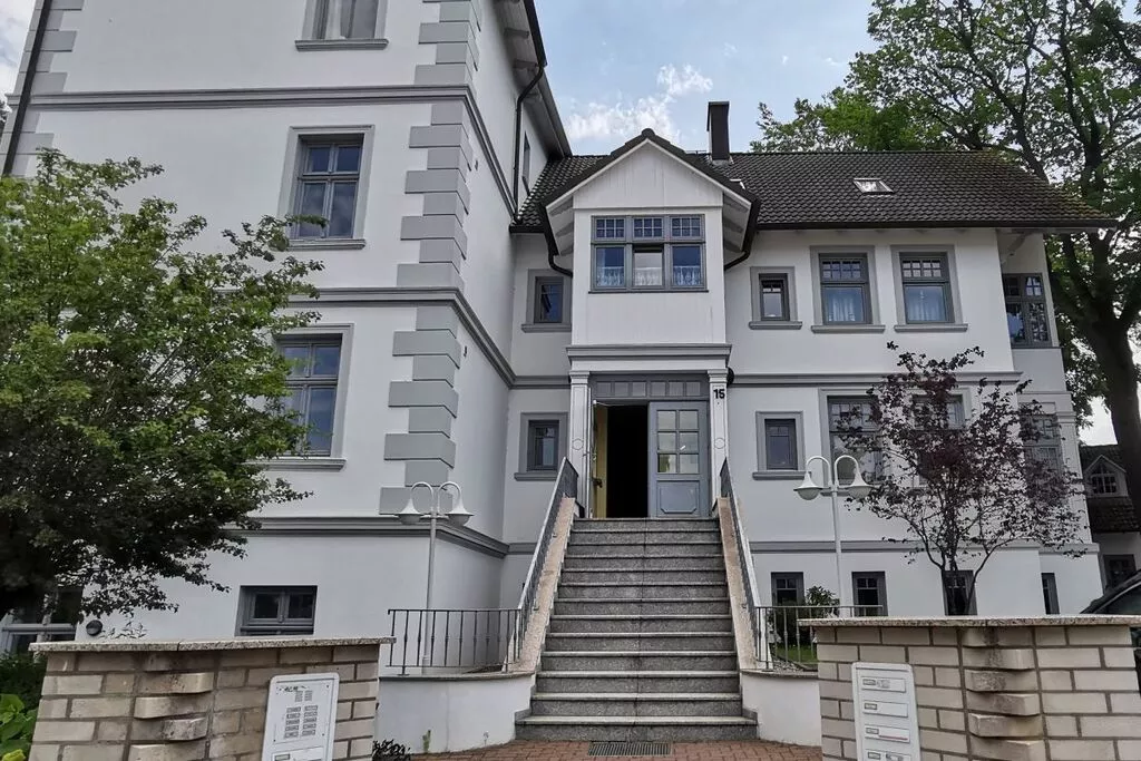 269745-Exterior summer
