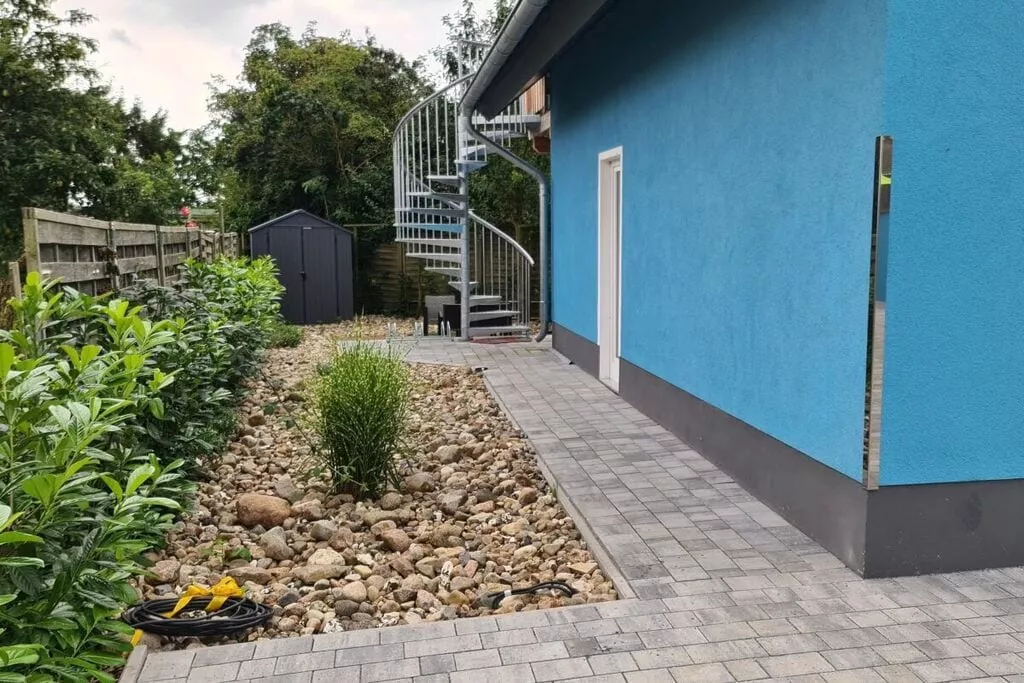 427772-Exterior summer
