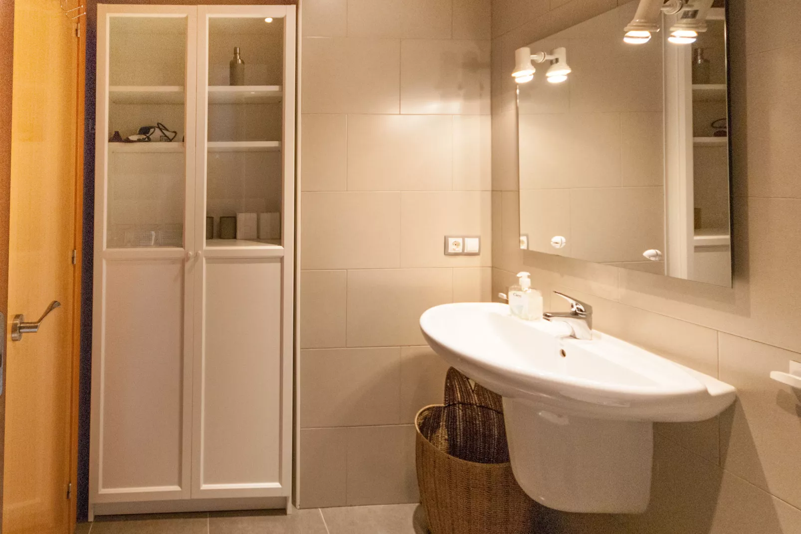 Bon Relax Flat-Bathroom