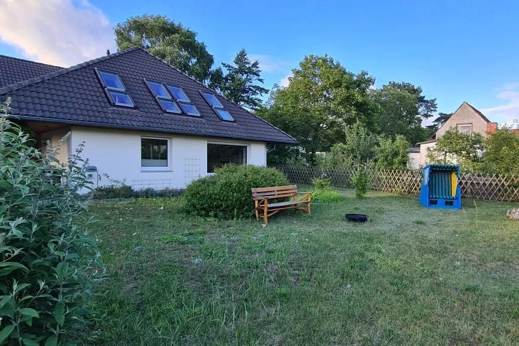 404299-Gardens summer