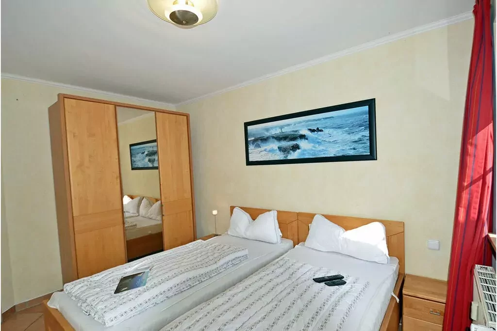 388975-Bedroom