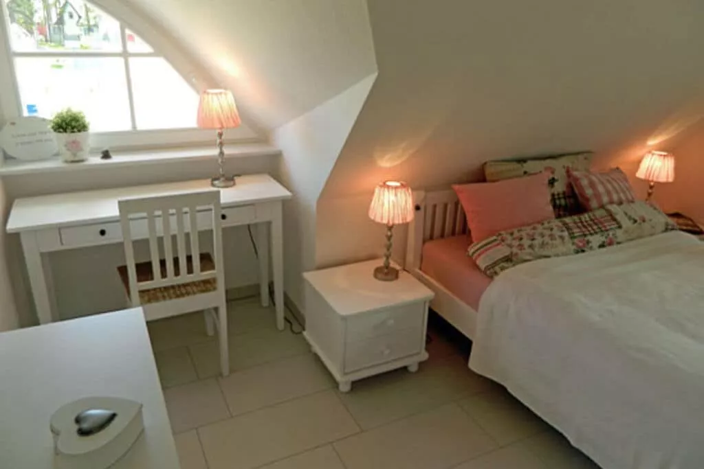 163598-Bedroom