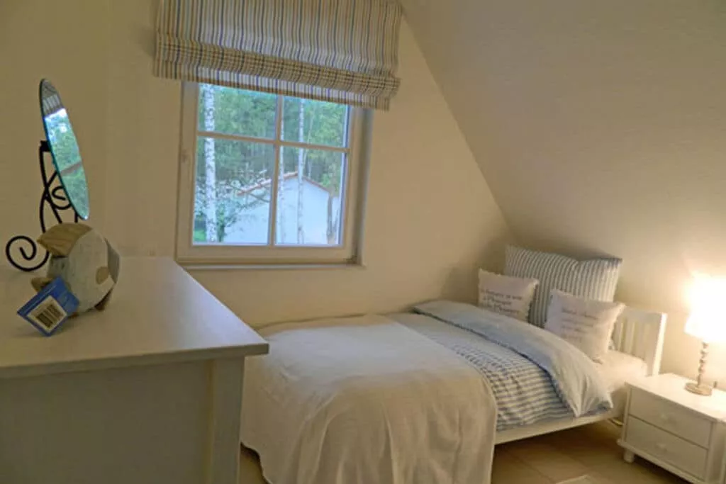 163598-Bedroom