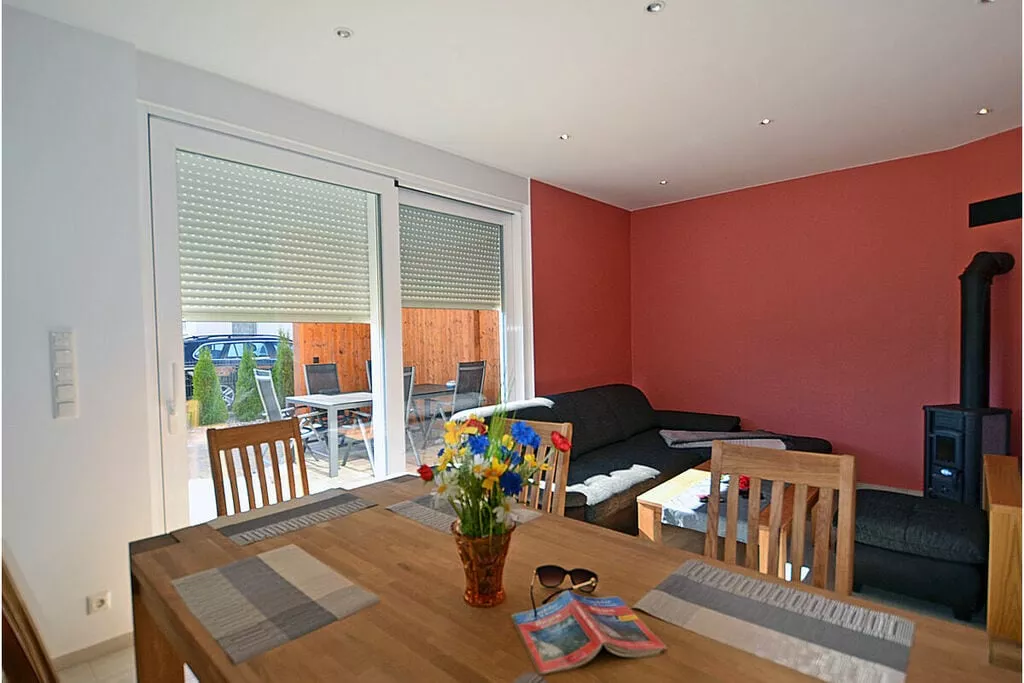 352789-Dining room
