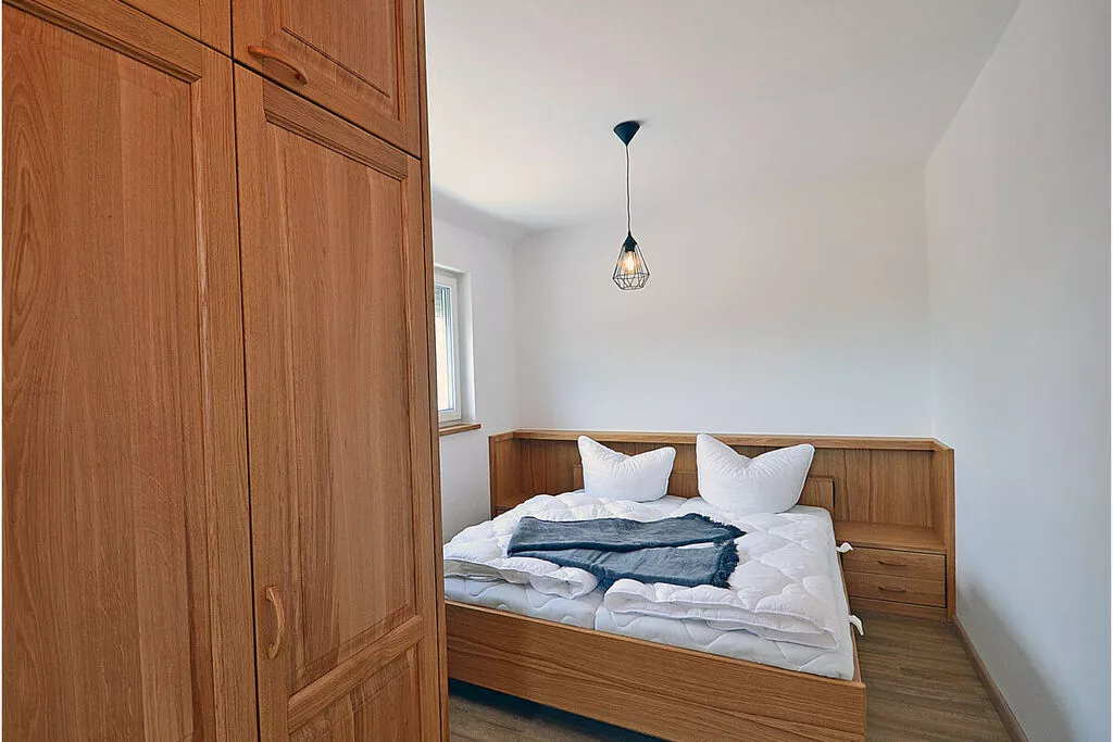 352789-Bedroom