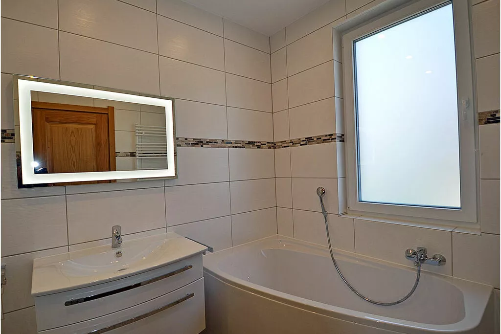 352789-Bathroom