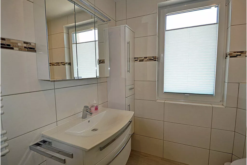 352789-Bathroom