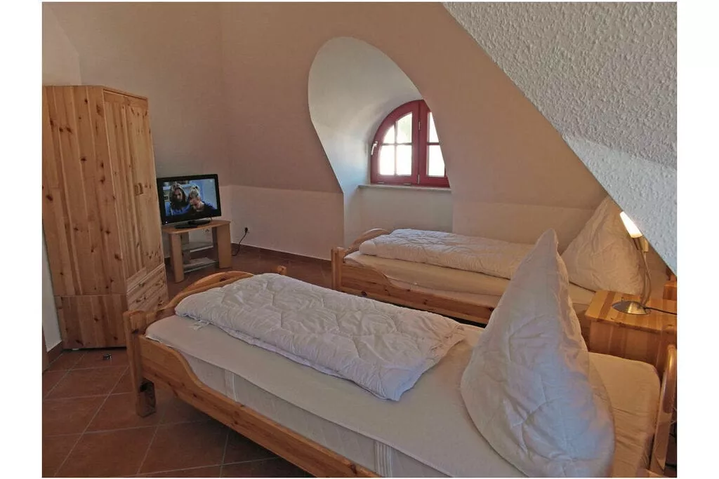 165020-Bedroom