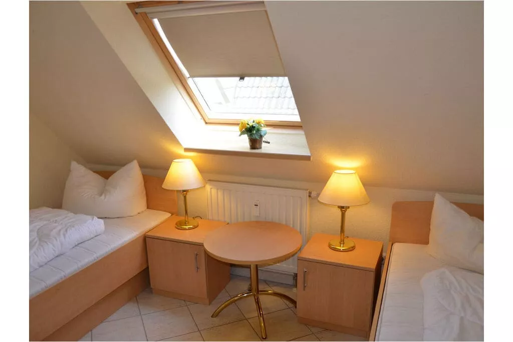 242053-Bedroom