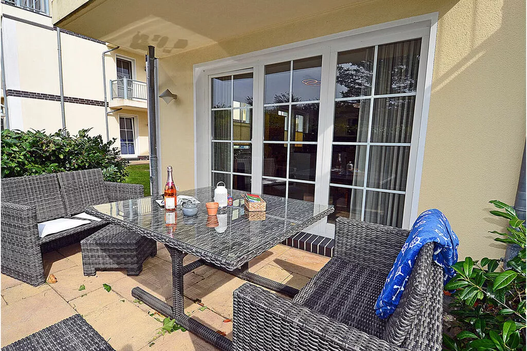 354708-Dining room
