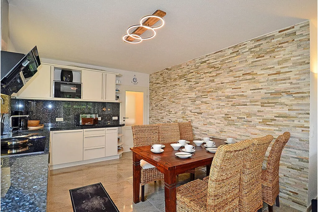 354708-Dining room