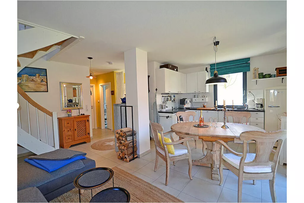 295546-Dining room