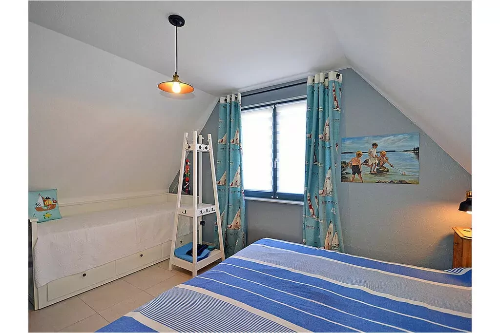 295546-Bedroom